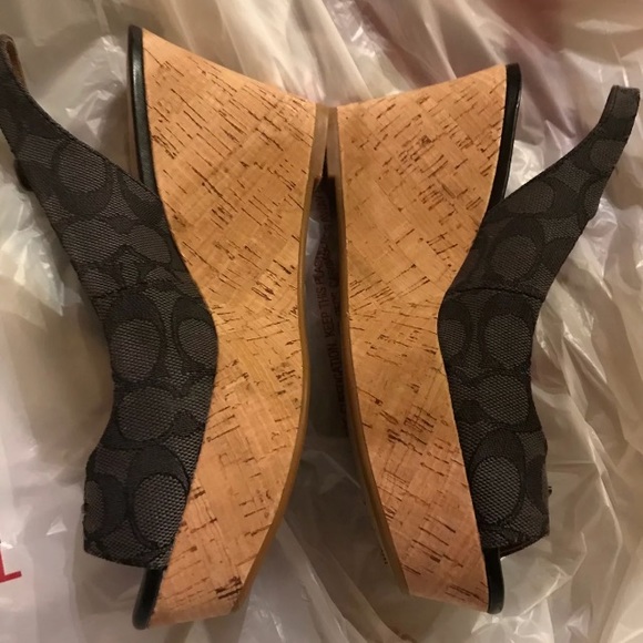 Coach Ferry Jack Style
100% Authentic - Picture 2 of 3